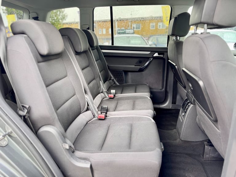 2015 Volkswagen Touran 1.6 TDI 105 BlueMotion Tech SE 5dr DSG MPV Diesel Automatic