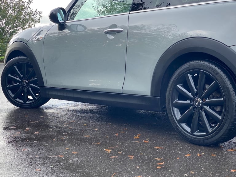2017 MINI Hatch 2.0 Cooper S 3dr - Sat Nav &amp; Parking Sensors &amp; Chili Pack HATCHBACK Petro...