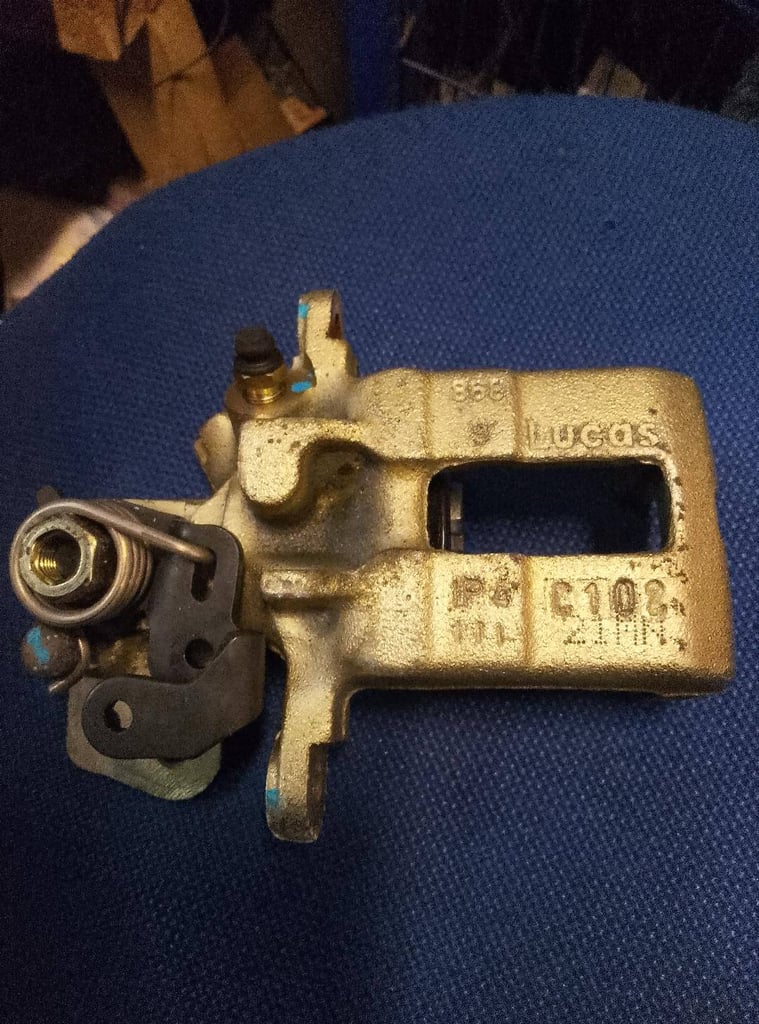 image for GENUINE LUCAS NEW MGF / MGTF RIGHT HAND REAR BRAKE CALIPER SMC000460