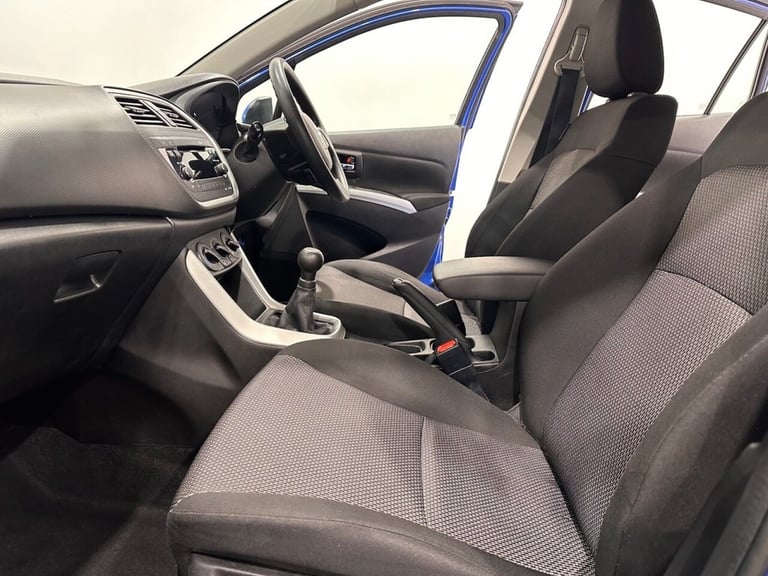 2015 Suzuki SX4 S-Cross 1.6 SZ3 SUV 5dr Petrol Manual Euro 6 (120 ps) HATCHBACK Petrol Manual