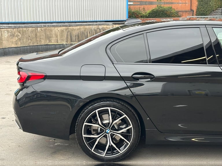 2022 BMW 5 Series 2.0 520d MHT M Sport Steptronic xDrive Euro 6 (s/s) 4dr SALOON Diesel/Electric ...