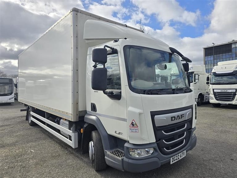 DAF TRUCKS LF180-12 24 foot box van 1 ton tailift  153k klms 