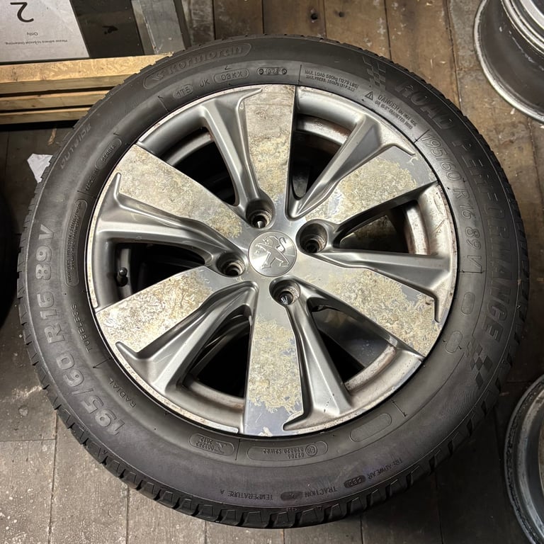 Used Peugeot 2008 16” Alloys Original Wheels 195/60/16 Tyres