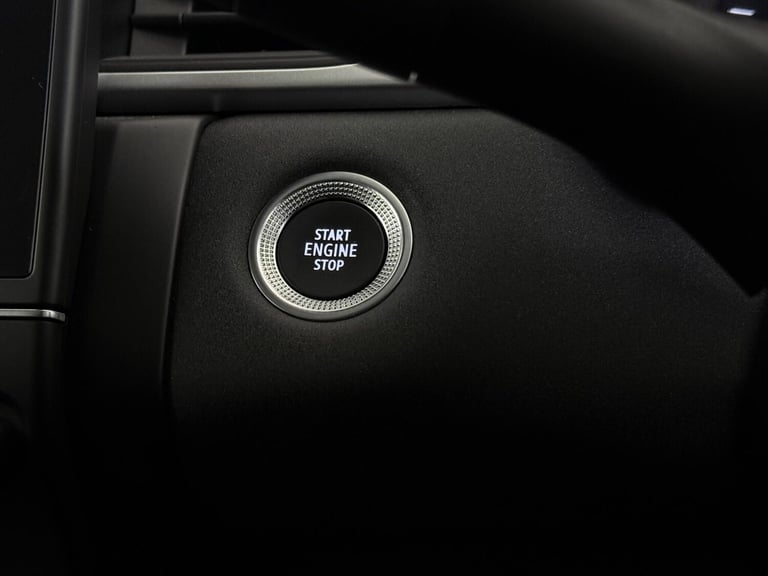 2021 Renault Captur 1.3 TCe Iconic EDC Euro 6 (s/s) 5dr HATCHBACK Petrol Automatic