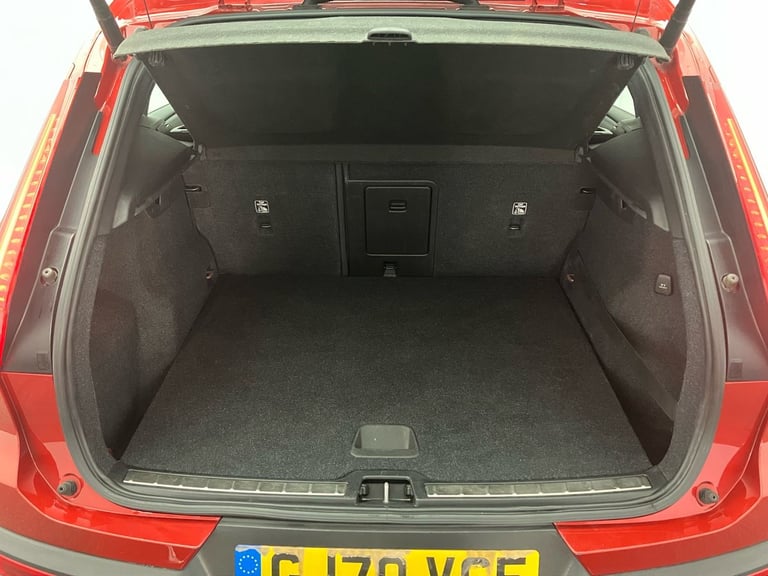 2020 Volvo XC40 2.0 B4P Inscription Pro 5dr Auto Estate Automatic