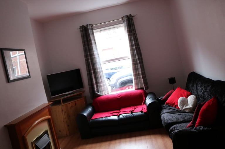 2-Bed Ground Floor Apartment – Fully Refurbished – Excellent Location (Off Dublin Road)
