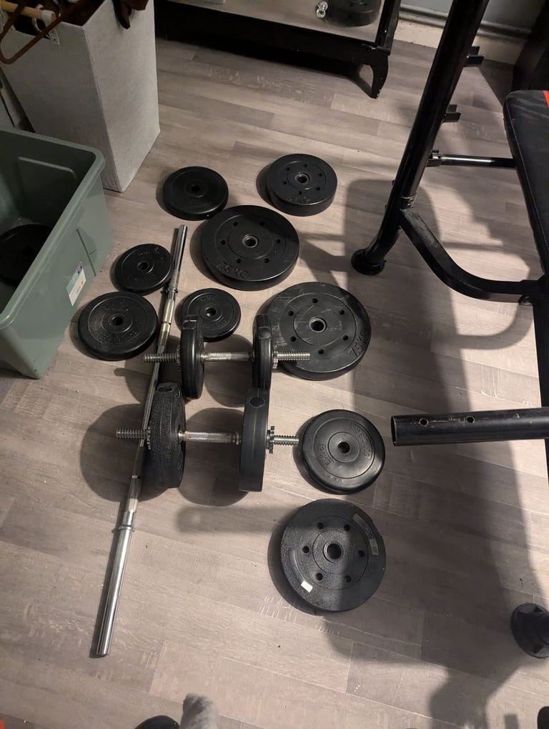 Bench press with dumbbells,barbells and multiple weights