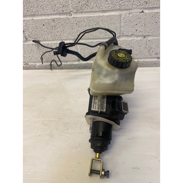 Mercedes Benz E Class Brake Master Cylinder, PN: A 000 430 03 12, 