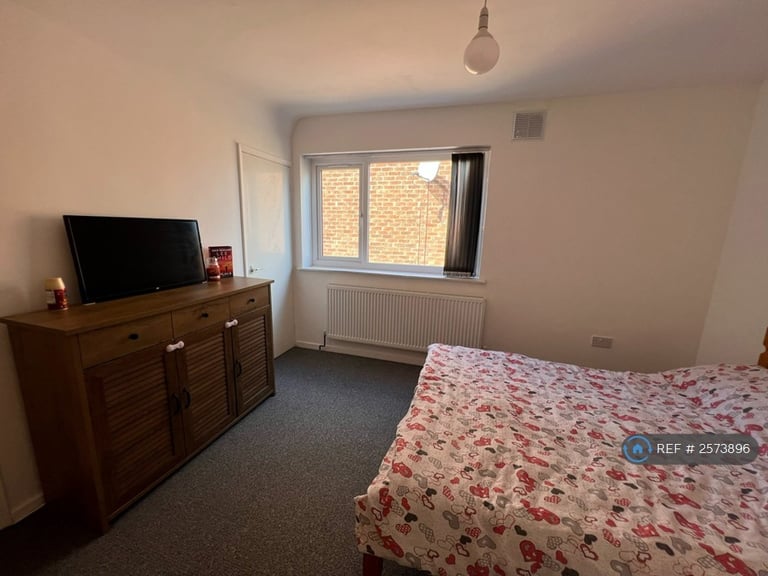 3 bedroom house in Newhaven Road, Leicester, LE5 (3 bed) (#2573896)