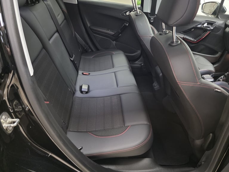 PEUGEOT 2008 1.2 PureTech GT Line Black Manual WARRANTY 12 MONTHS MOT