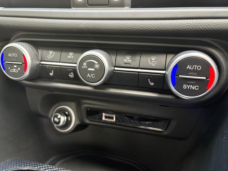 2022 Alfa Romeo Giulia 2.9 V6 Bi-Turbo Quadrifoglio Saloon 4dr Petrol GPF Auto Euro 6 (s/s) (510 ...