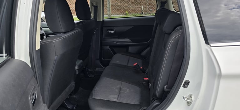 2016 Mitsubishi Outlander 2.2 DI-D GX3 5dr ESTATE Diesel Manual