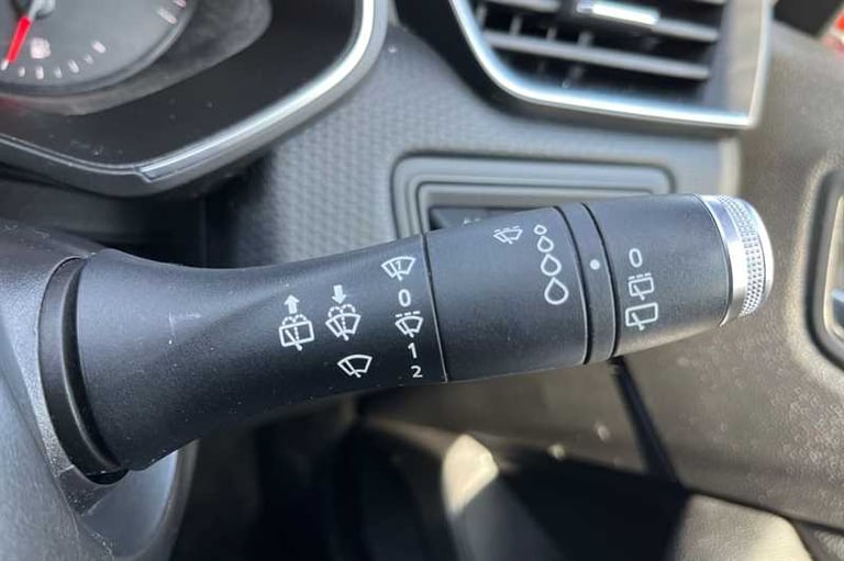 2020 Renault Clio 1.0 TCe Iconic Hatchback 5dr Petrol Manual Euro 6 (s/s) (100 ps) Hatchback Petr...