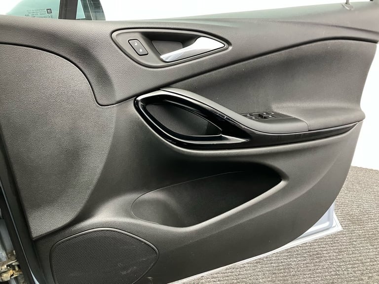 2019 Vauxhall Astra 1.6 CDTi 16V 136 SRi Nav 5dr Hatchback Manual