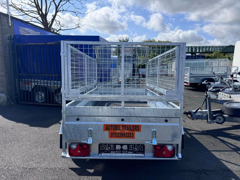 New 8,2ft x 4,3ft twin axle trailer with 60cm mesh 1300kg braked