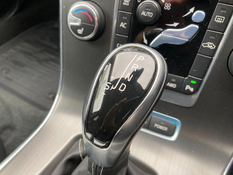 2014 Volvo V60 2.4 D6 Estate 5dr Diesel Plug-in Hybrid Geartronic AWD Euro 5 (s/s) (285 ps ESTATE...