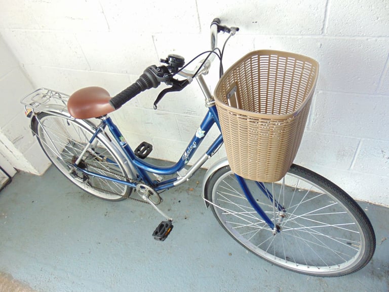 Sportsman Spring (16.5inch frame) Hybrid/Commuter/City Bike (free local delivery)