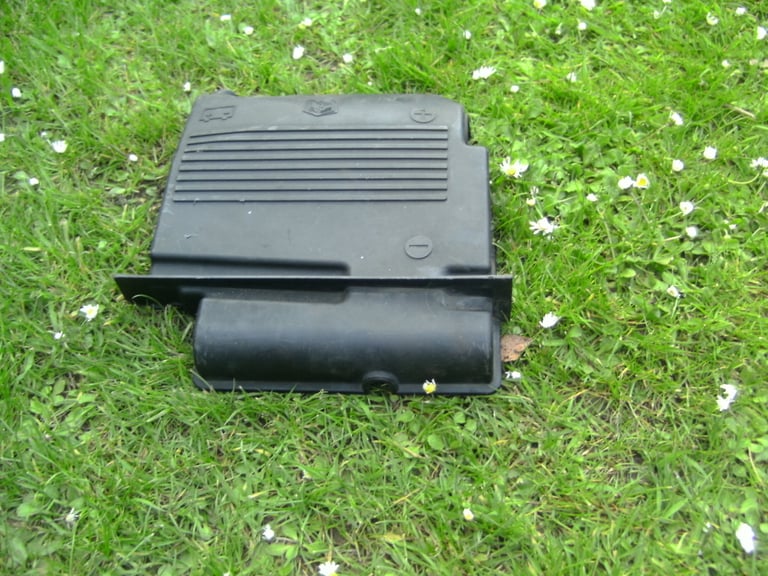 BMW MINI BATTERY COVER , EXCELLENT CONDITION , JUST £5