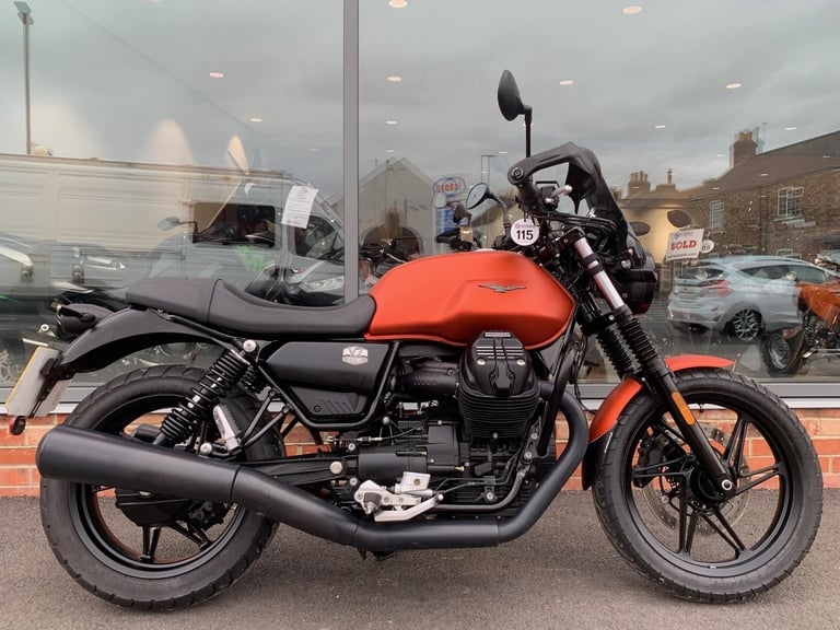 Moto Guzzi V7 STONE - ONE OWNER - 2 YEAR WARRANTY