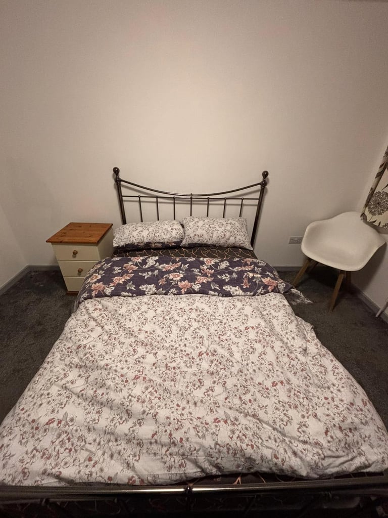 1 room available MUST BE ON BENEFITS 