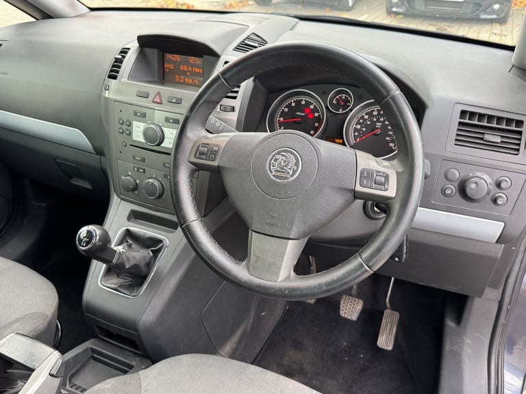 Vauxhall zafira 2008 clean example