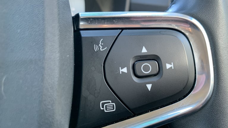 2022 Volvo XC40 1.5h T5 Recharge 10.7kWh Ultimate Bright SUV 5dr Petrol Plug-in Hybrid Auto SUV H...