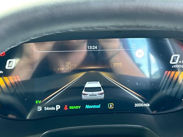 2025 MG MG ZS 1.5 Hybrid+ Trophy SUV 5dr Petrol Hybrid Auto Euro 6 (s/s) (196 ps) SUV PETROL/ELEC...