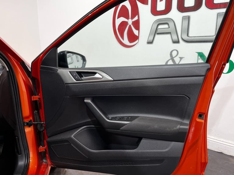 2018 Volkswagen Polo 1.0 SE 5d 74 BHP Hatchback Petrol Manual