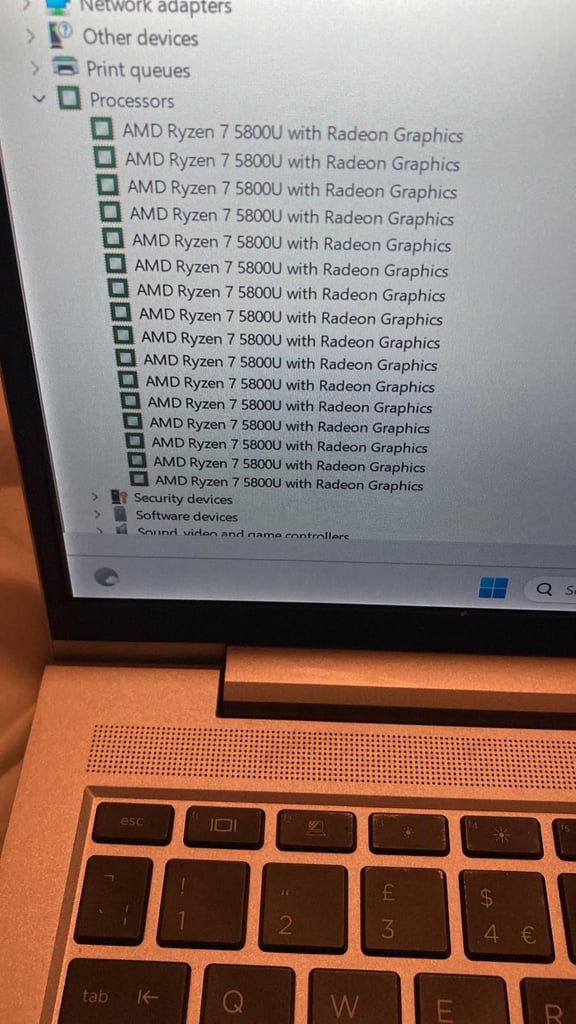 HIGH END HP LAPTOP - RYZEN 7 5800U - 32GB RAM - 512GB SSD - RADEON GRAPHIC