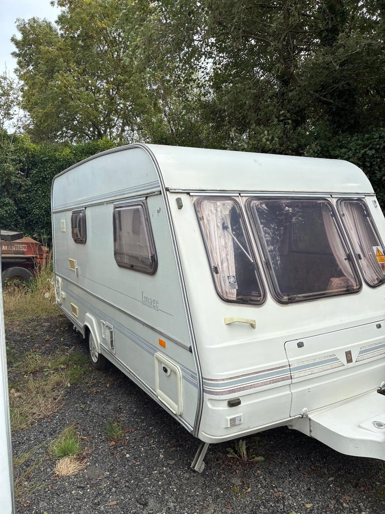 1999 Compass 2 Berth