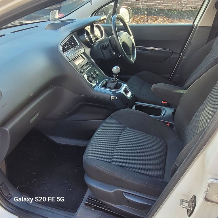 Peugeot, 5008, MPV, 2011, Manual, 1560 (cc), 5 doors