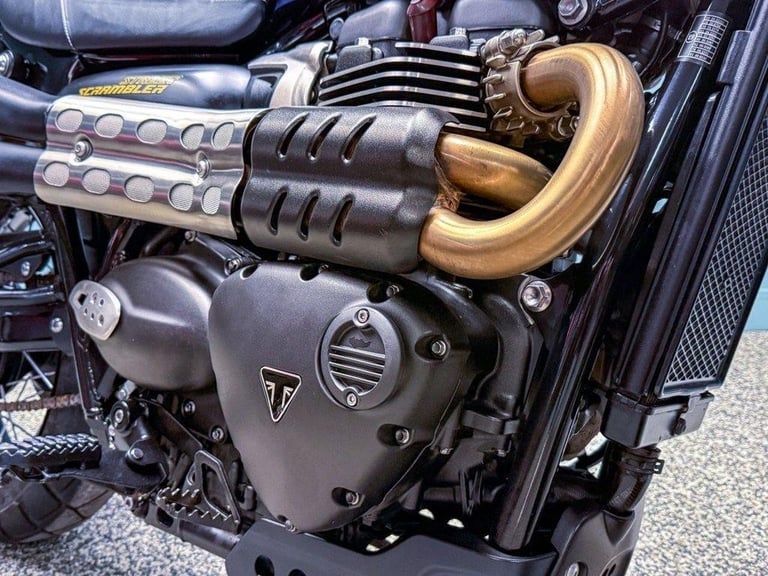 2022 TRIUMPH STREET SCRAMBLER 900 GOLD LINE LTD EDITION - LOW MILES - ONE OWNER