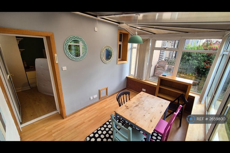 2 bedroom flat in Stevenson Grove, Edinburgh, EH11 (2 bed) (#2659800)