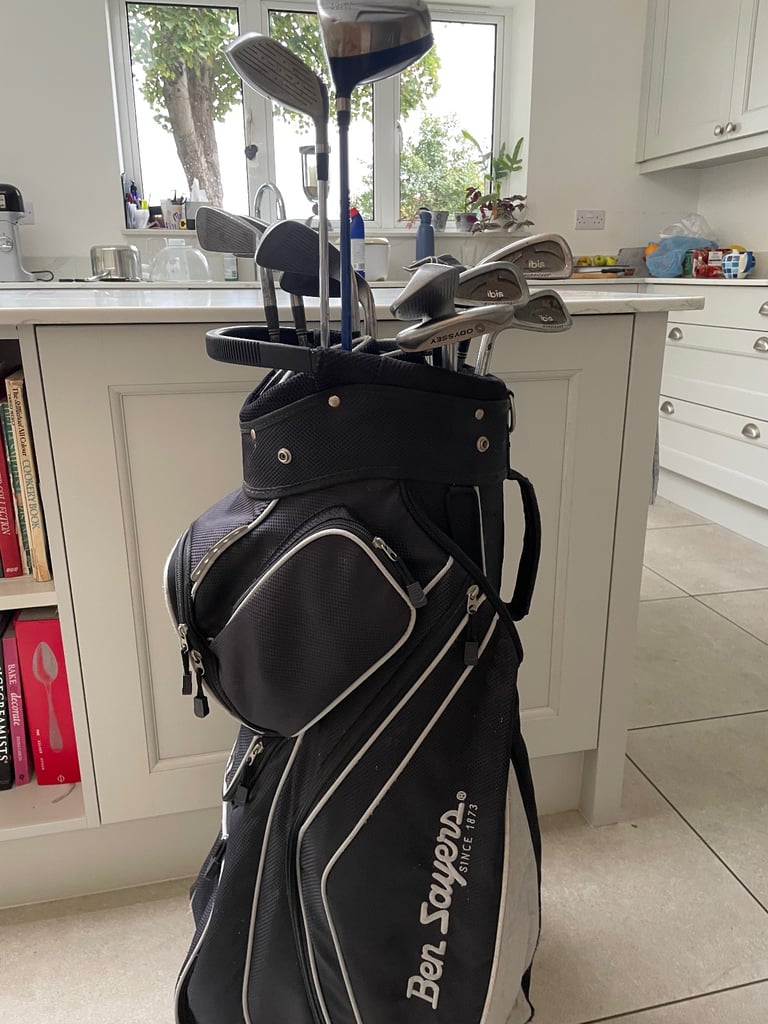 image for Left handed golf clubs and bag