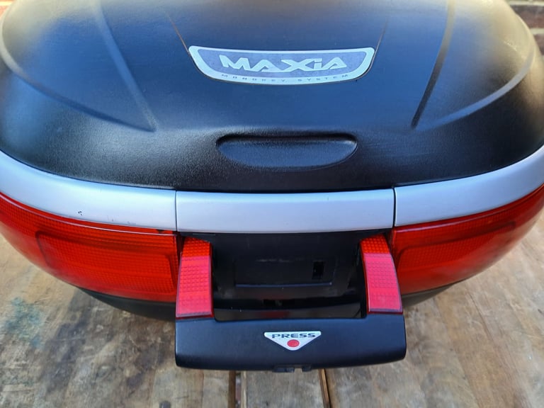 Givi maxia 52 ltr topbox
