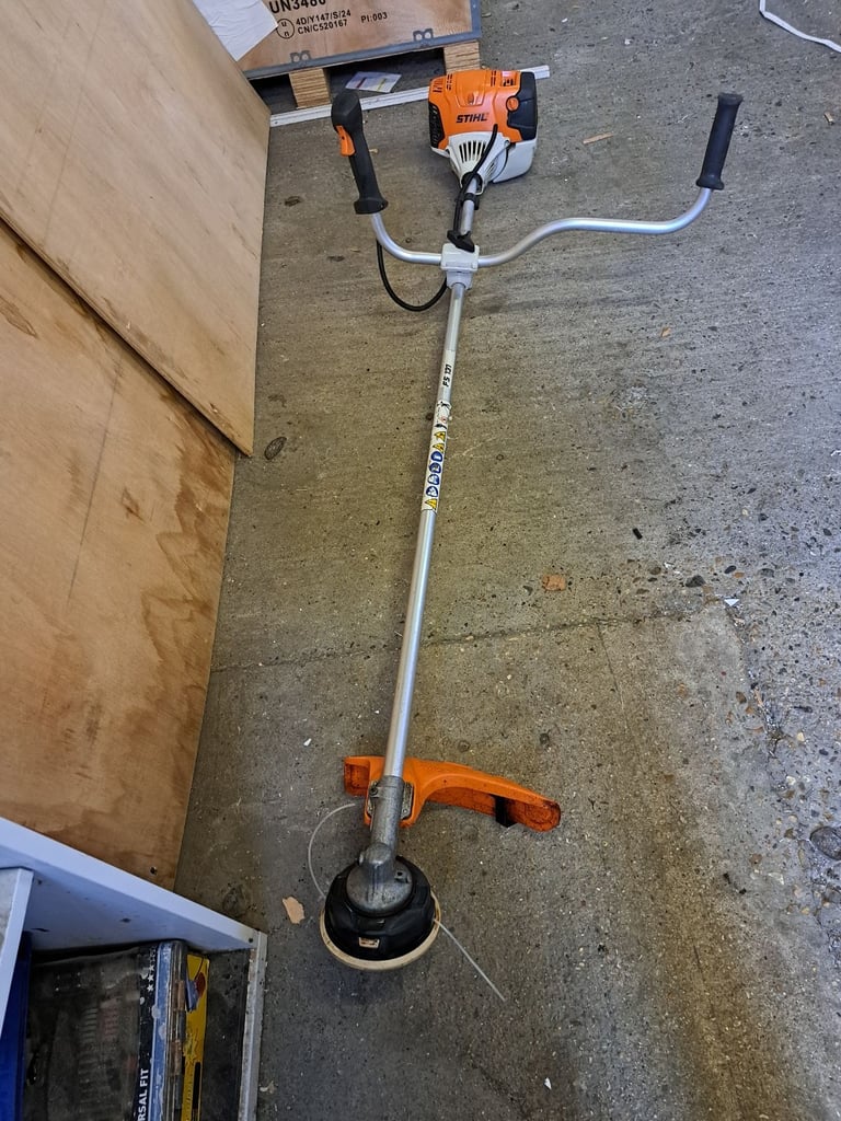 A stihl FS131 strimmer 