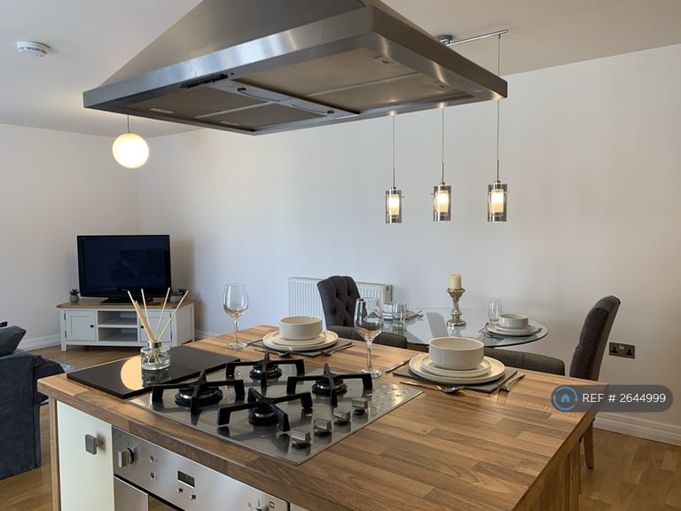 2 bedroom flat in Wallis Court, Leicester, LE2 (2 bed) (#2644999)