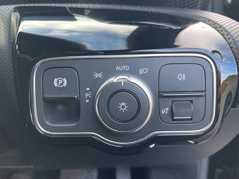 2019 Mercedes-Benz A-Class A180d Sport 5dr Auto HATCHBACK DIESEL Automatic