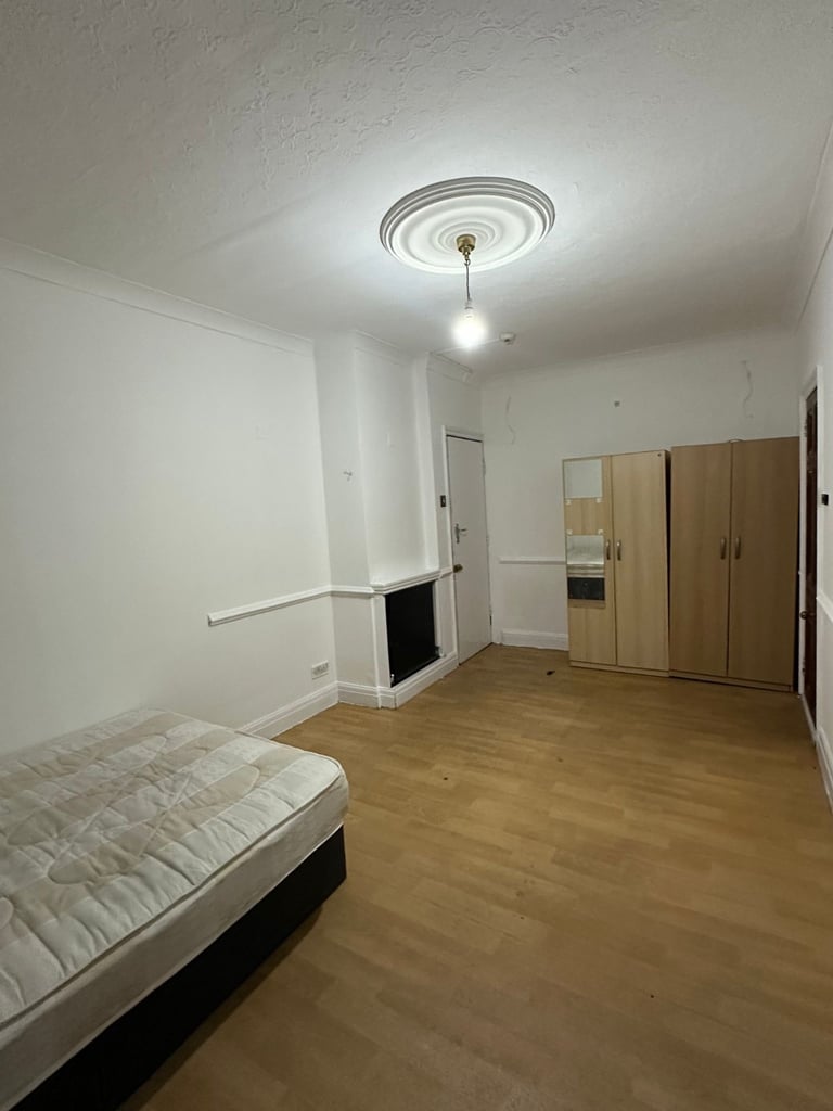 Room to rent 