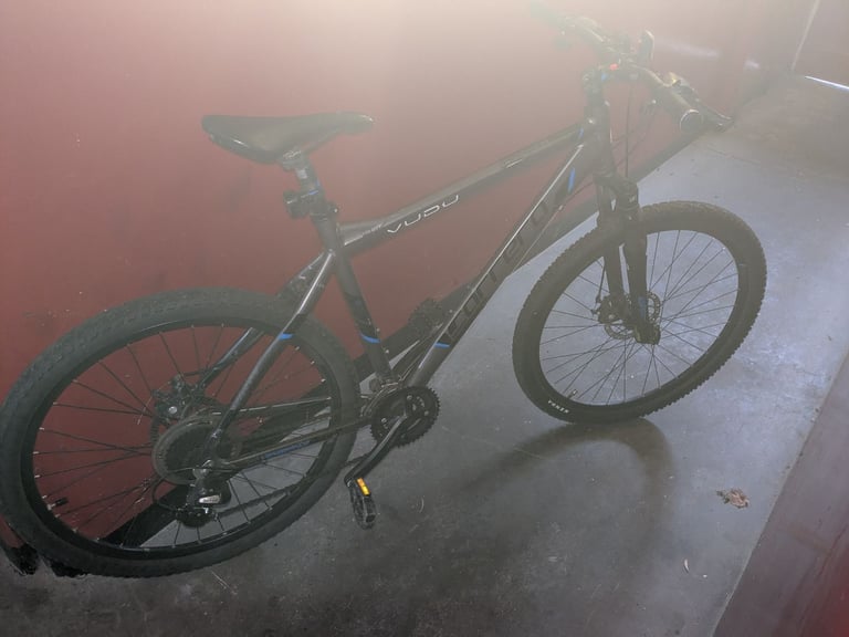 Carrera boys/mens mountain bike