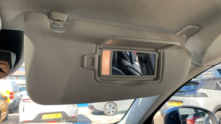 2022 Volvo XC40 1.5h T5 Recharge 10.7kWh Ultimate Bright SUV 5dr Petrol Plug-in Hybrid Auto SUV H...