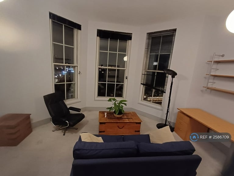 1 bedroom flat in Tower House, Richmond, TW9 (1 bed) (#2586709)