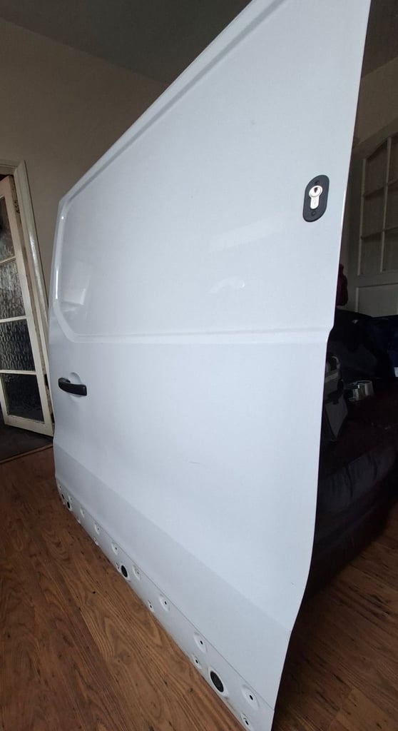 Vauxhall vivaro 2019 n/s sliding door 