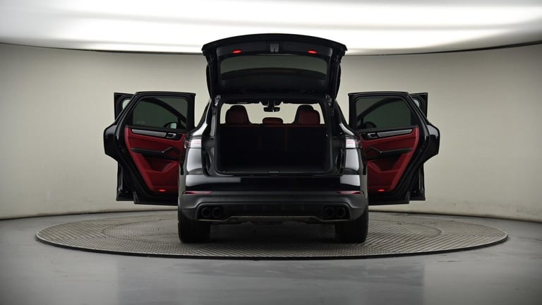 2022 Porsche Cayenne 3.0 V6 E-Hybrid 17.9kWh Platinum Edition TiptronicS 4WD Euro 6 (s/s) 5dr (3 ...