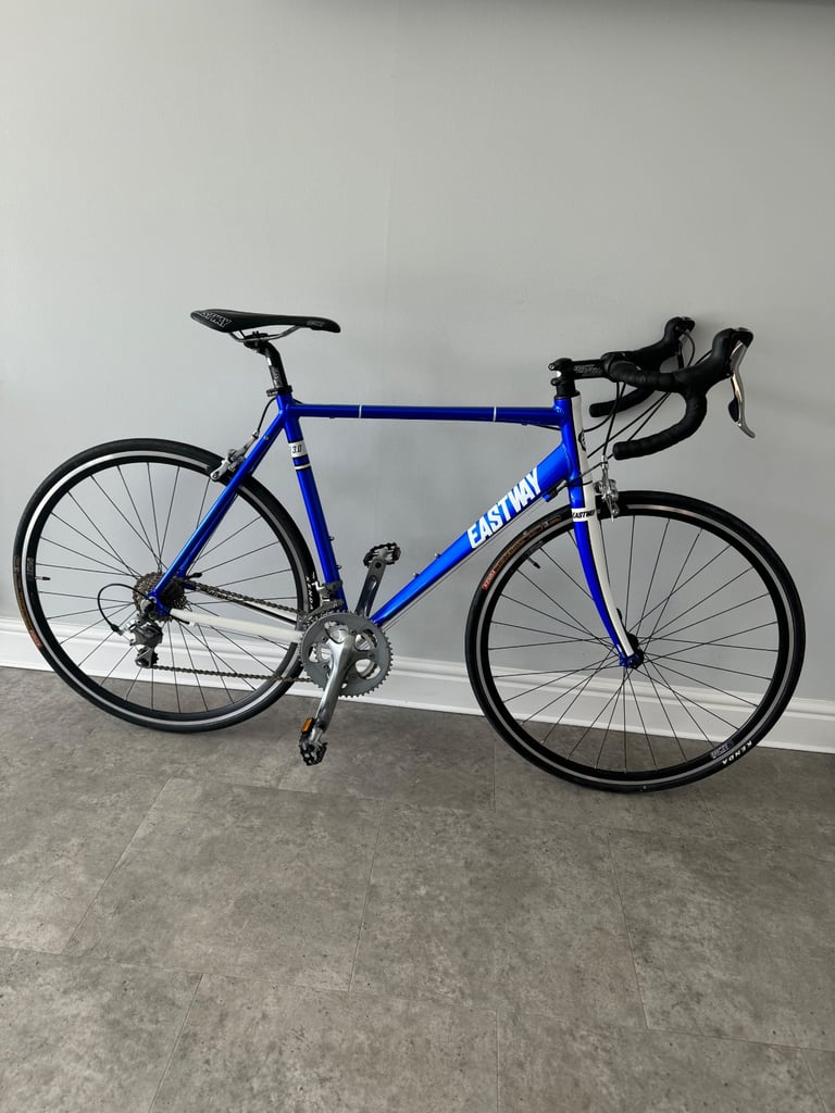 image for EASTWAY R3.0 20 GEAR TIAGRA EQUIPPED ROAD BIKE IN EXCELLENT CONDITION 