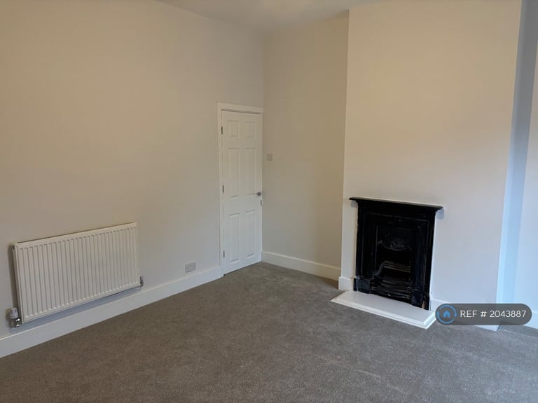 2 bedroom house in Brooks Avenue, Hyde, SK14 (2 bed) (#2043887)