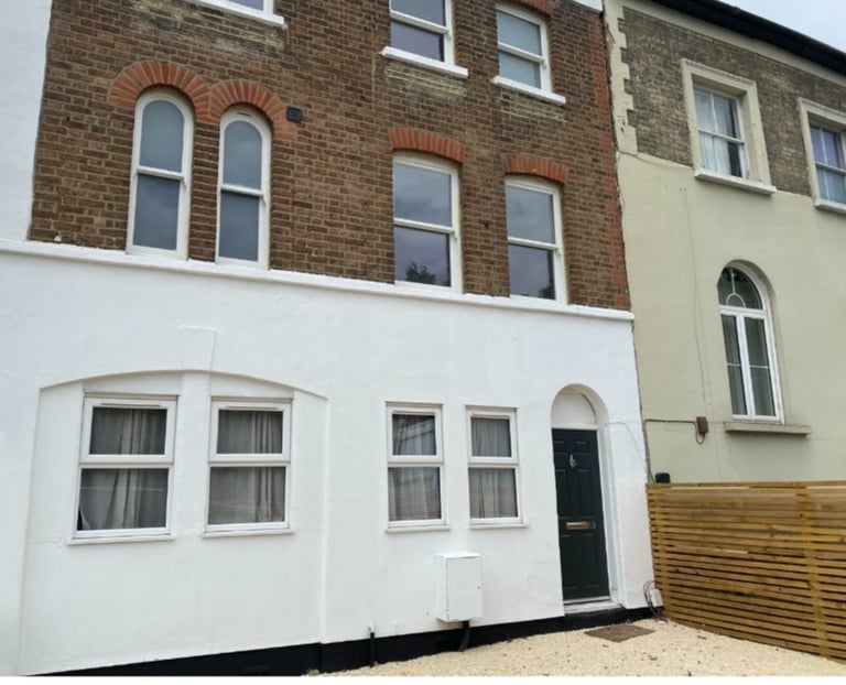 image for A modern two bedroom ground floor flat in West Dulwich  six months only £1600 pcm