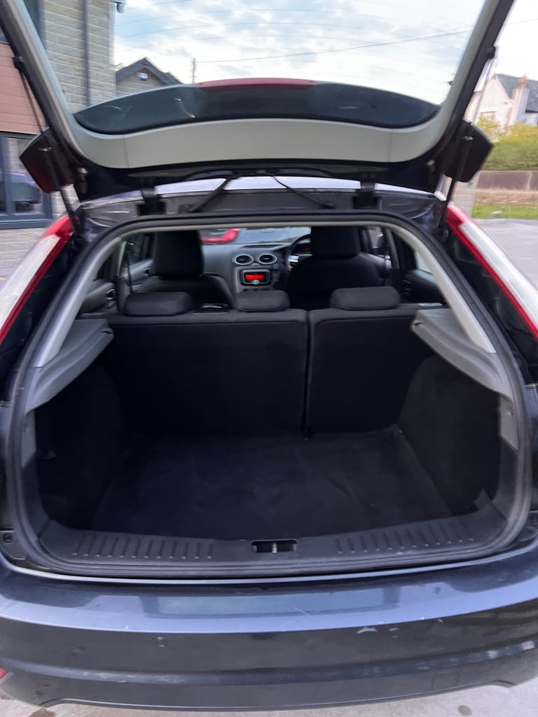 2010 Ford Focus 1.6 Titanium 5dr HATCHBACK Petrol Manual