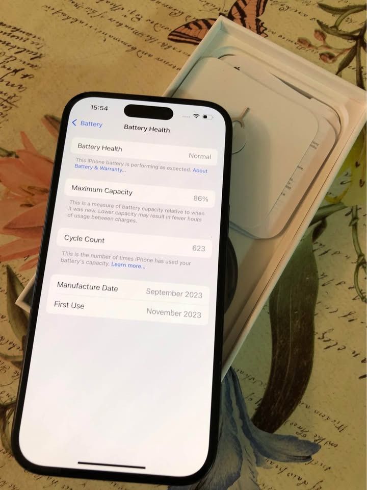 image for Immaculate condition iPhone 15 unlocked 128gb