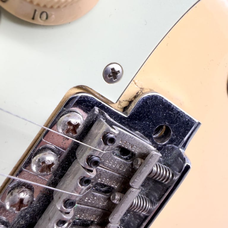 1994/95 Fender Japan Yngwie Malmsteen ST62-100YM Stratocaster - Yellow White - Trades